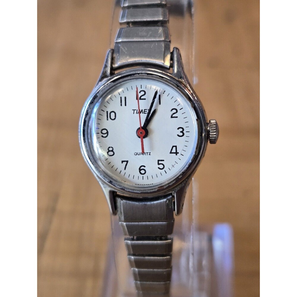 Vintage Timex Quartz Ladies' Stainless Steel Expansiom Band Warch. New Battery